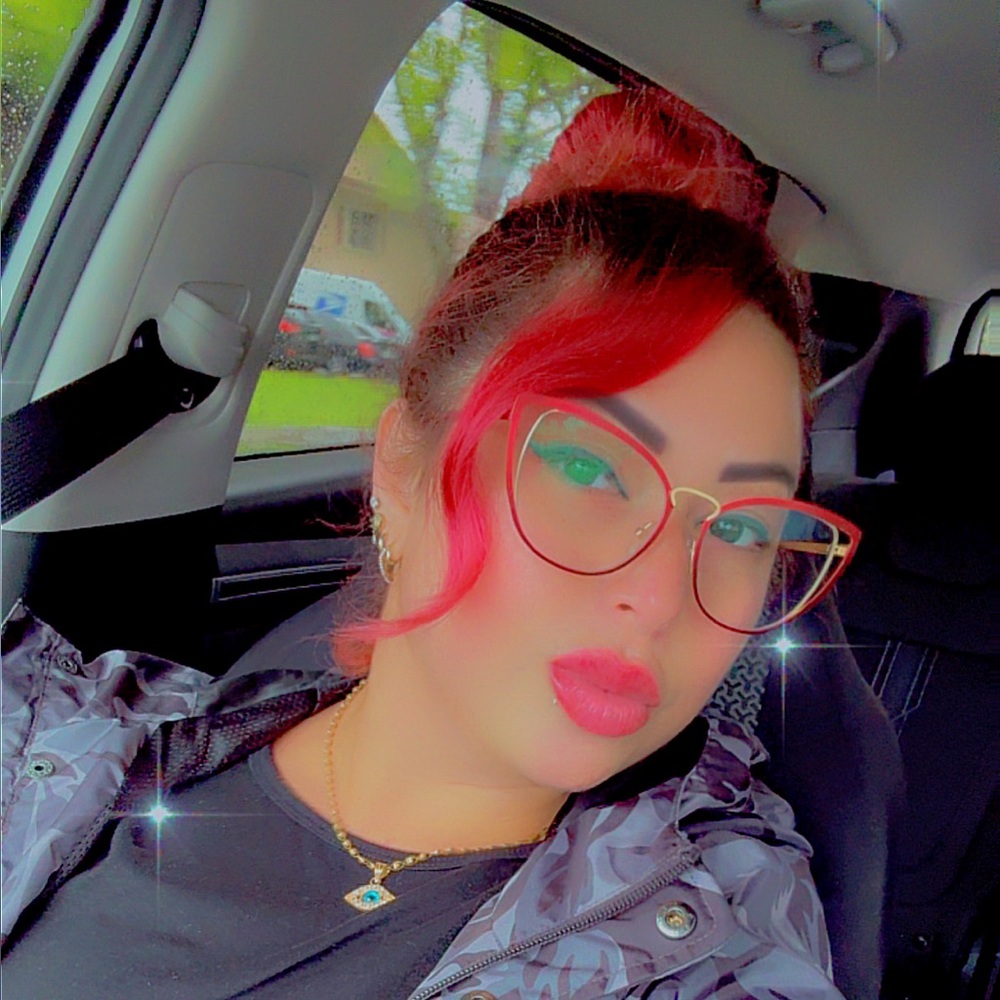 Meet your Posher, Christine